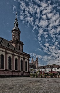 Marktplatz und Dreifaltigkeitskirche, Blick auf Dom (Bild: Geka Presse&Foto)