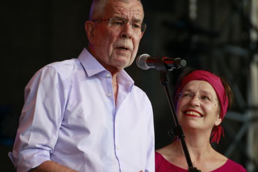 Österreichs Bundespräsident Alexander Van der Bellen auf der Europride in Wien